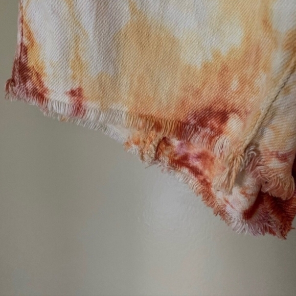 FREE PEOPLE she's a legend tye dye shorts. - Picture 5 of 5